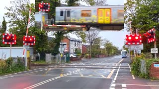 Birkdale Crescent Road Level Crossing Merseyside [upl. by Aufa121]